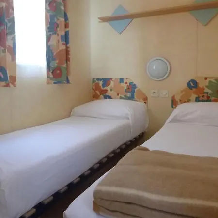Snug Mobile Home In Sorso With Garden
